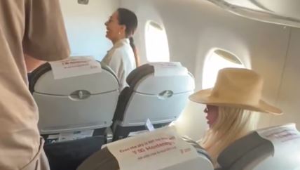 Novi detalji susreta Cece i Karleuše u avionu: Šok zbog odeće