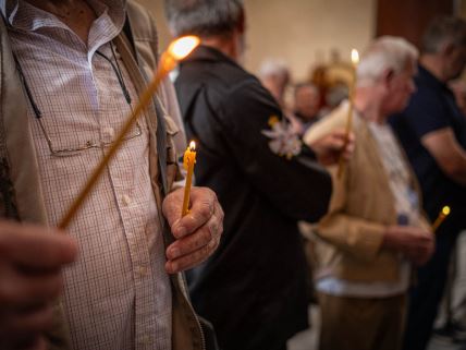 paljenje_sveća_pomen_crkva_stefan_stojanović_1.jpg