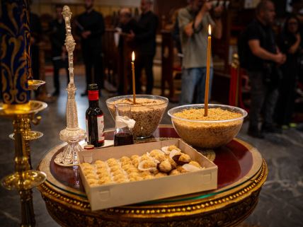 Žito, vino i sveće u crkvi