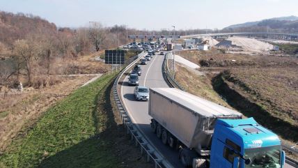 Gužva, saobraćaj, kolona, vozila, automobili, kamioni