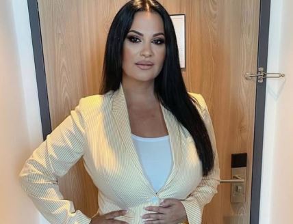 Jana želi da smanji svoje grudi ali joj suprug ne dozvoljava