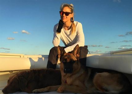 Ana Kurnjikova (2).jpg