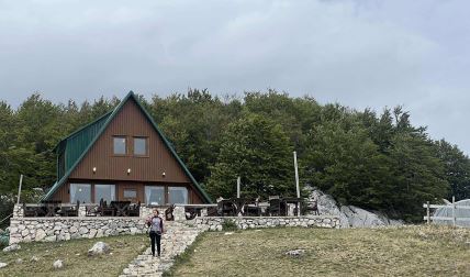 katun na Durmitoru koji obožava Novak Đoković (7).jpg