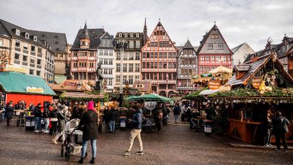 Šarene zgrade i pijaca u Kanadi