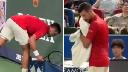 Novak Đoković povraća sa reketom u ruci