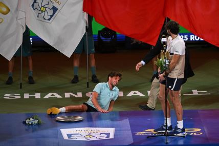 Artur Rinderkneš se srušio posle finala Šangaja dok je Valentin Vašero držao govor