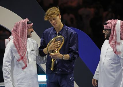 Janik Siner dobio reket od zlata posle pobede protiv Alkaraza