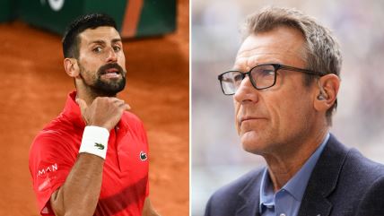 Novak Đoković levo pokazuje rukom, a desno Mats Vilander krupan kadar.