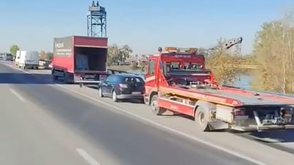 Veliki broj vozila oštećen (1).jpg