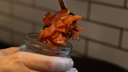 Džem od dunje u tegli