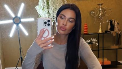 Stanija Dobrojević pred ulazak u Elitu 9 frizer.jpg