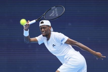 Kristofer Jubenks se priprema za udarac loptice