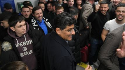 Miodrag Mile Belodedić na aerodromu među Grobarima