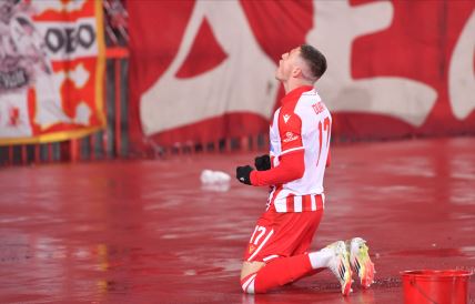 Bruno Duarte slavi gol Crvene zvezde protiv FCSB-a.