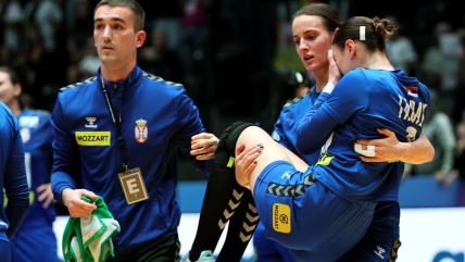 Reprezentativku Srbije Dunju Tabak saigračica nosi