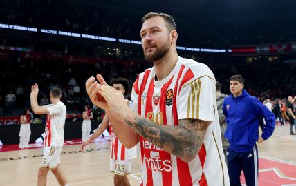 Donatas Motiejunas u dresu Crvene zvezde