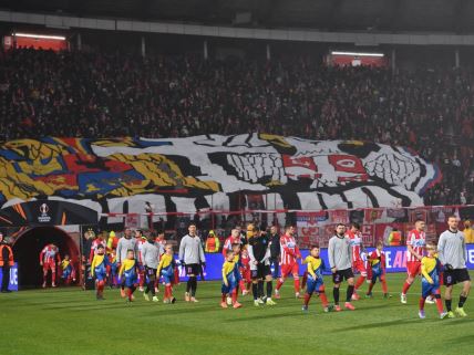 Koreografija navijača Crvene zvezde.