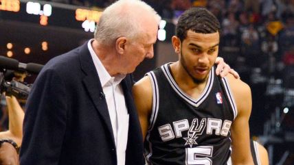 Kori Džozef i Greg Popovič na utakmici San Antonija u finalu plejofa Zapadne konferencije