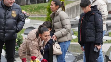 Džej Ramadanovski ćerke na pomenu