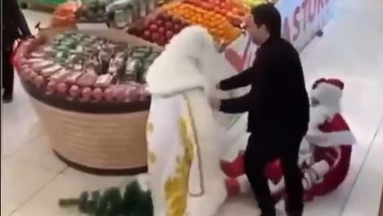 2025-12-06 20_56_07-(2) Lord Bebo on X_ _🎅🎄🇦🇿 Santa Clauses fought in a store in Baku Apparently copy.jpg