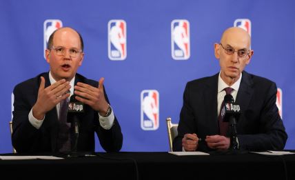 Andreas Zaglis i Adam Silver na konferenciji