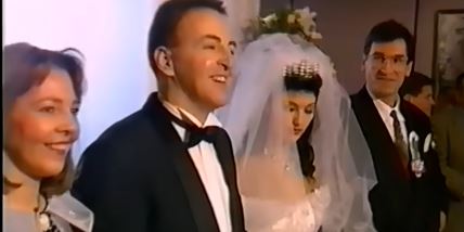 Arkan na venčanju sa Cecom dobio Magnum, a kraj njega Legijina žena