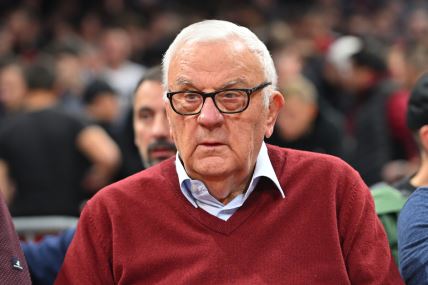 Vladislav Lučić na utakmici u džemperu.