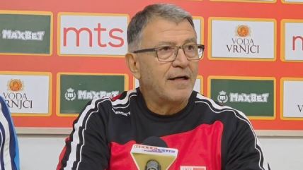 Takis Lemonis trener Radničkog iz Niša na konferenciji za novinare