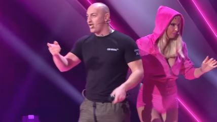 Desingerica Jelena Karleuša Pinkove zvezde 2.jpg