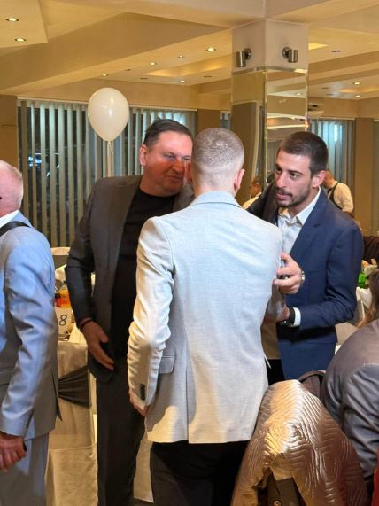 Era Odjanic proslavlja unuku 18. rodjendan Okupio celu porodicu, snimili smo i sina Urosa (5).jpg