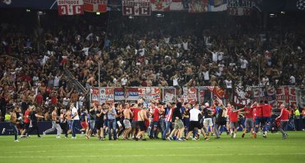 Crvena zvezda slavi ulazak u Ligu šampiona protiv Salcburga.