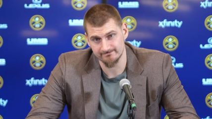 Nikola Jokić na konferenciji za medije.
