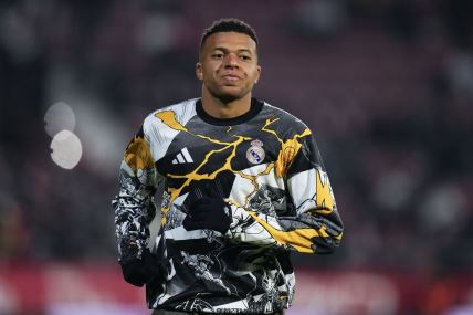 Kilijan Mbape na zagrevanju u Real Madridu