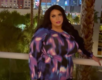 Plus sajz influenserka sela Deda Mrazu i krilo napravila haos