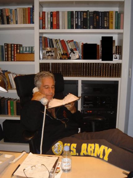 Slike iz dosijea Džefri Epstina (2).jpg