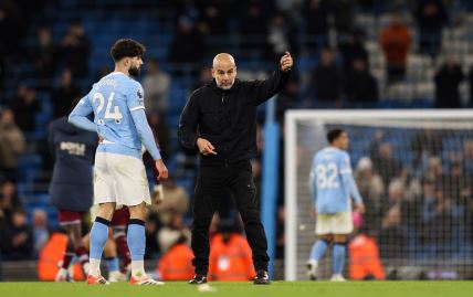 Pep Gvardiola i Joško Gvardiol razgovor na terenu posle Siti Vest Hem