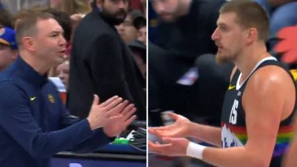 Dejvid Adelman i Nikola Jokić na utakmici Denver Hjuston