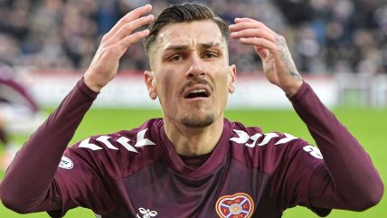 Fudbaler Hartsa Aleksandros Kiziridis žali zbog promašaja protiv Rendžersa