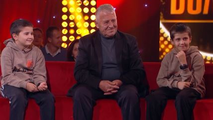 Otac sam odgaja sinove jer ga je žena napustila.jpg