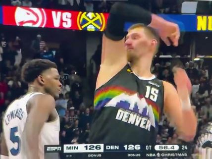 Nikola Jokić nakon provokacije Entonija Edvardsa.