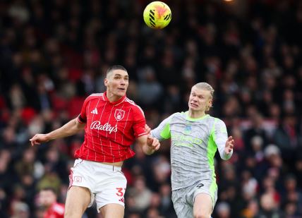 Erling Holand i Nikola Milenković na meču Notingem Foresta i Mančester sitija