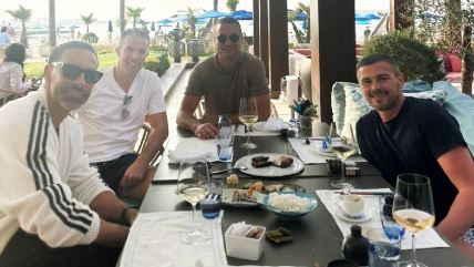 Nemanja Vidić i Danko Lazović sa Rijom Ferdinandom i Robinom Van Persijem