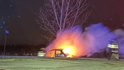 Izgoreo automobil nakon nezgode u Aleksandrovu kod Nove Crnje. Prema prvim informacijama nema p copy.jpg