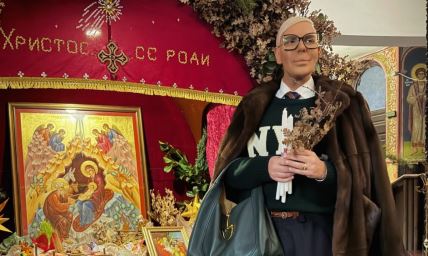 Kako izgleda otac Bokija 13 kog je prvi put pokazao na Badnje veče?