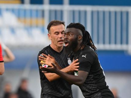 Fudbaler Partizana Leonard Ovusu.