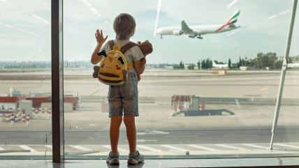 Dečak sa 7 godina posetio svih 7 kontinenata.jpg