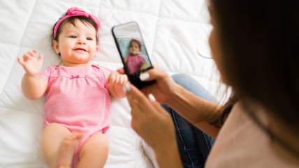 Mama na fotografiji videla znak da dete ima rak.jpg