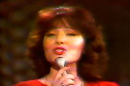 Tužan život pevačice koja je otpevala Šuška se šuška, sahranila ćerku, umrla u domu