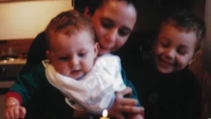 Majka posle 15 godina pronašla dete koje je oteo otac.jpg