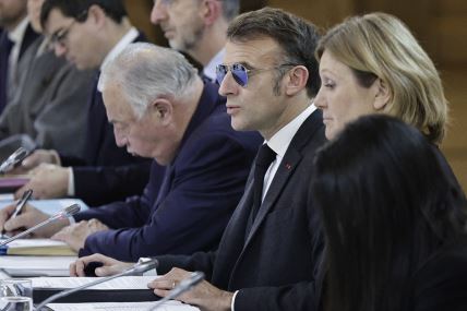 Emanuel Makron (4).jpg